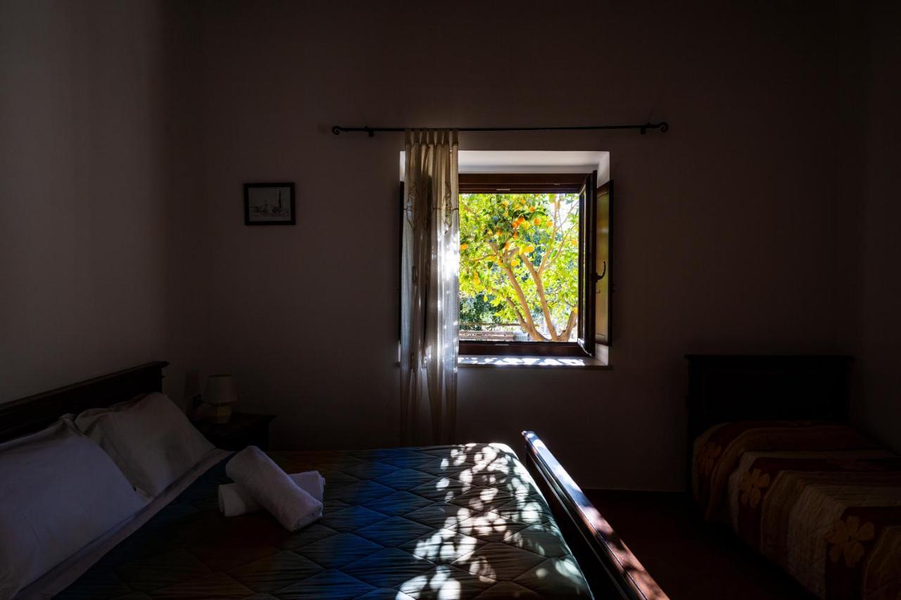 פלאצולו אקריידה Agriturismo Giannavi מראה חיצוני תמונה