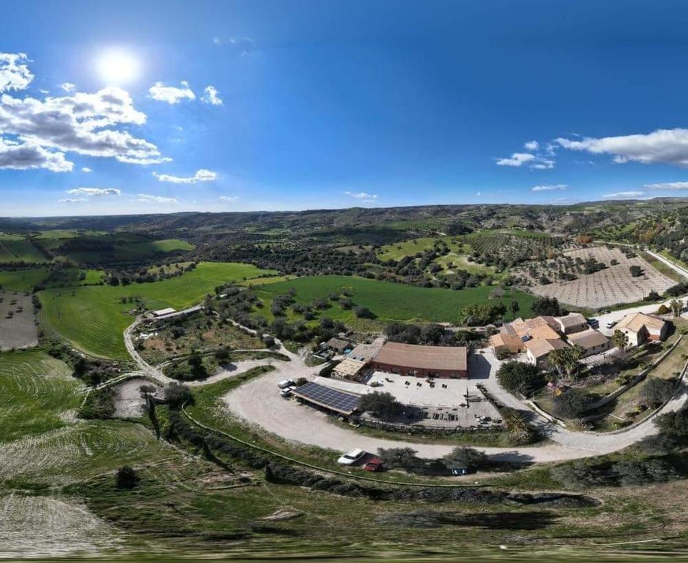 פלאצולו אקריידה Agriturismo Giannavi מראה חיצוני תמונה