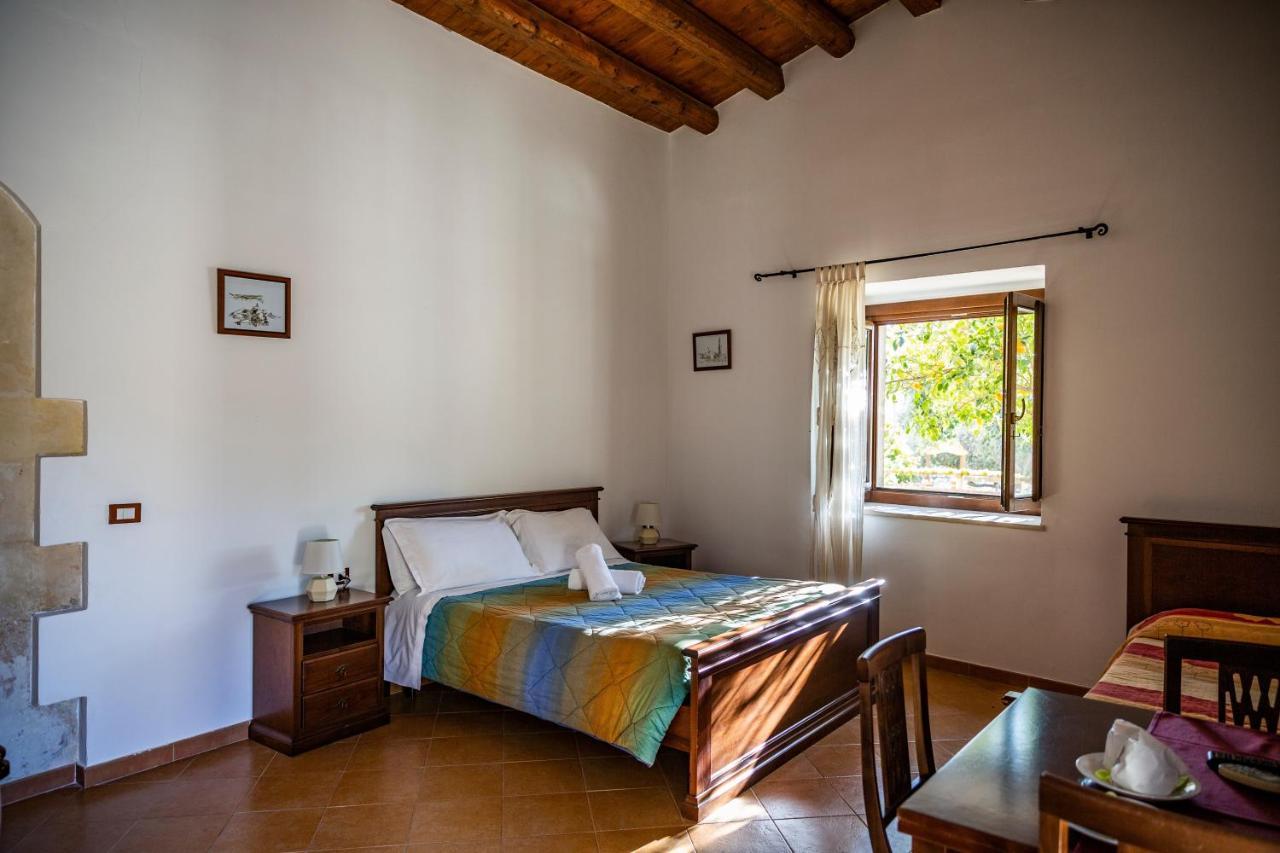 פלאצולו אקריידה Agriturismo Giannavi מראה חיצוני תמונה