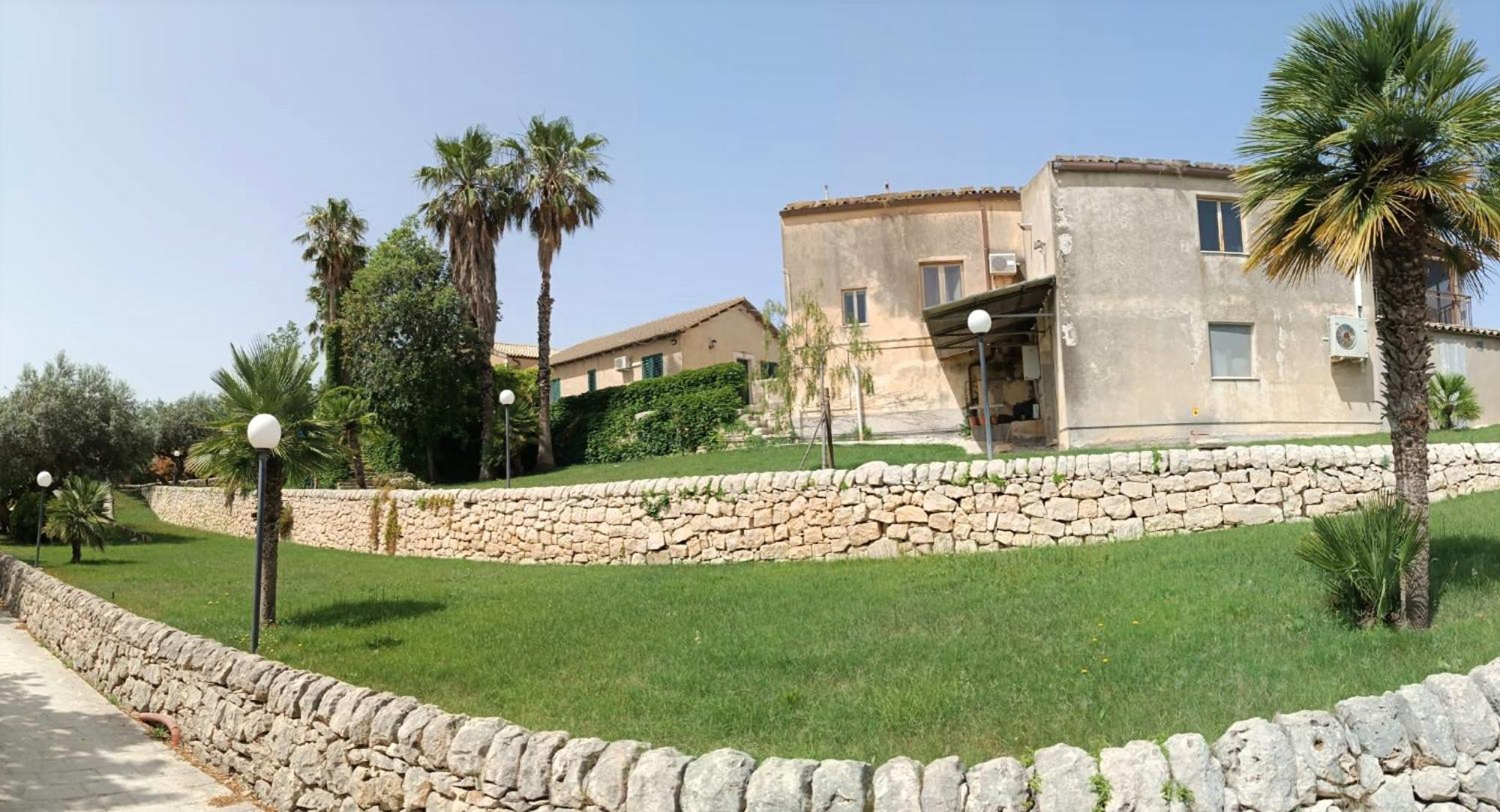 פלאצולו אקריידה Agriturismo Giannavi מראה חיצוני תמונה